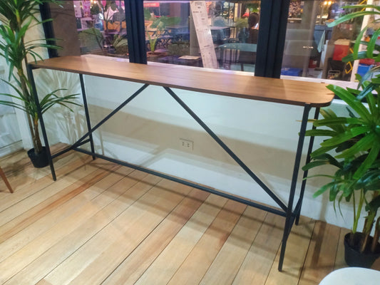Accent console table w/ metal base